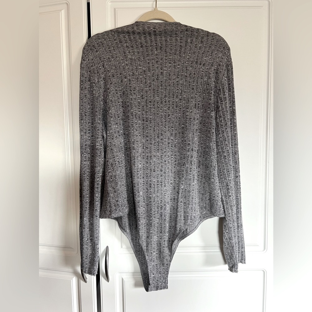 Mock-neck lettuce edge fitted bodysuit
